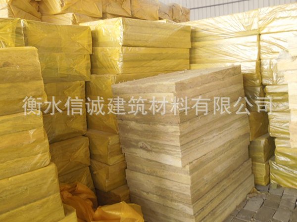 保溫隔熱巖棉復合板